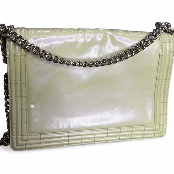 Chanel Pearl Iridescent Glazed Patent Leather Large Reverso Boy Flap Bag - Picture 3 of 16